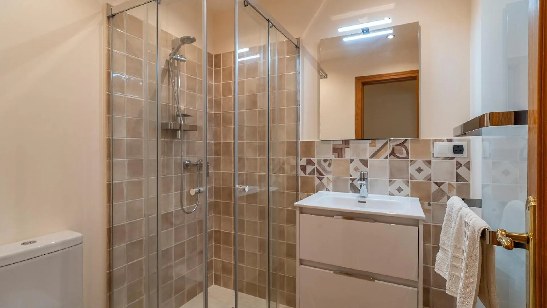 Chispas Superb Views Heated Pool Los Romanes 0*,  إسبانيا